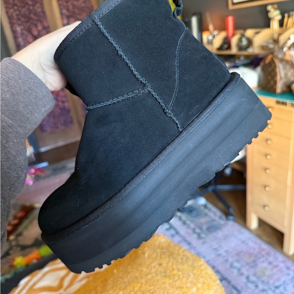 UGG Classic Mini Platform NIB - Picture 12 of 16